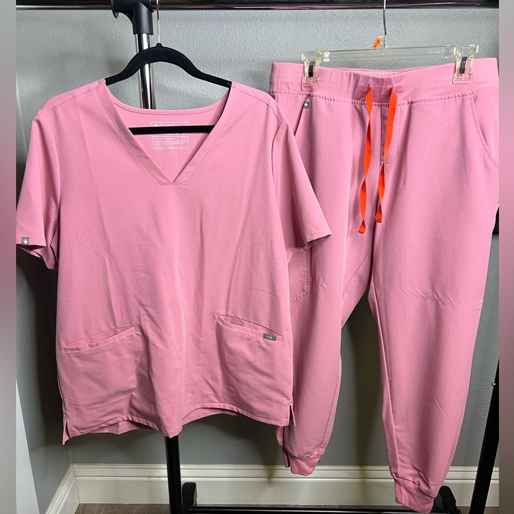 Figs scrub set size XL/L petite.